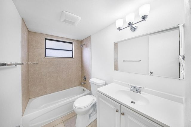 1283 W 42nd St, Hialeah, FL 33012