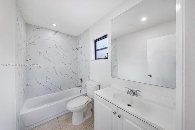 1283 W 42nd St, Hialeah, FL 33012