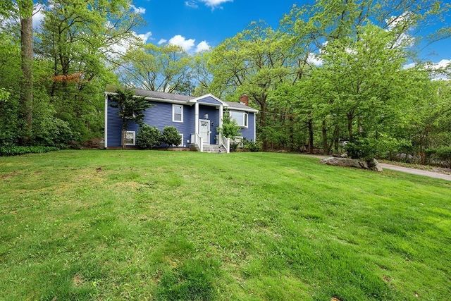 72 Westfield Dr, North Attleboro, MA 02760