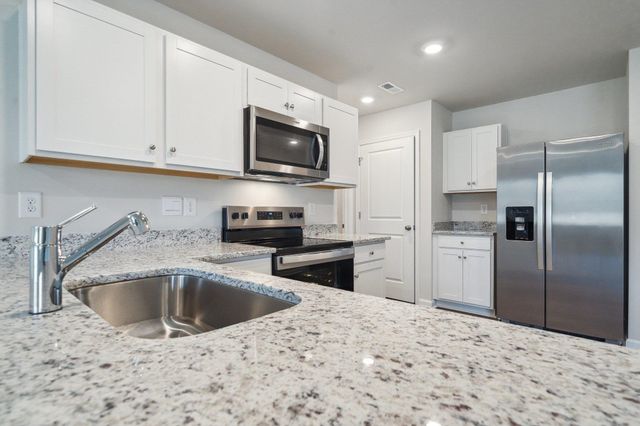 128 MEADOW RIDGE WAY, Staunton, VA 24401