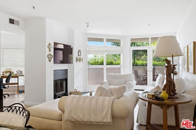 2115 3rd Street 102, Santa Monica, CA 90405