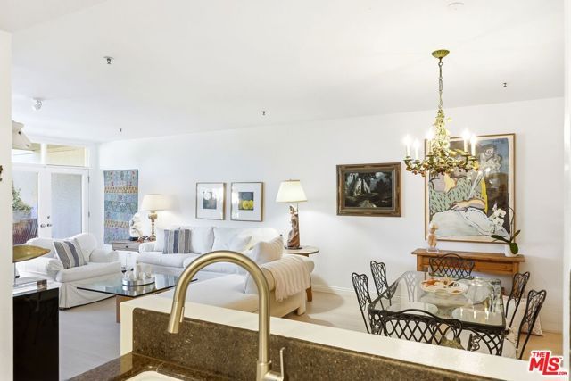 2115 3rd Street 102, Santa Monica, CA 90405