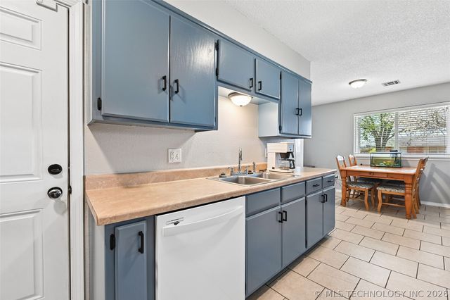 109 E 149th Street, Glenpool, OK 74033