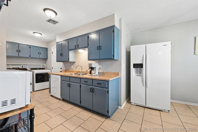 109 E 149th Street, Glenpool, OK 74033