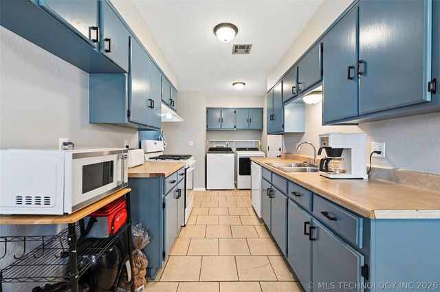 109 E 149th Street, Glenpool, OK 74033