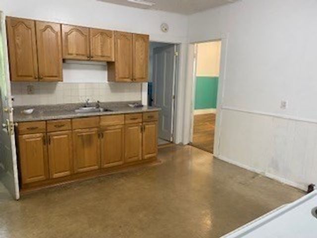 29 Wallis 1, Beverly, MA 01915