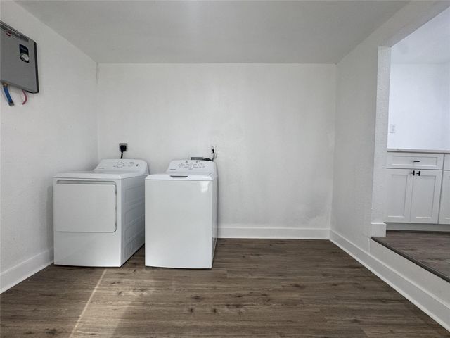 1203 W 6th Street, Freeport, TX 77541