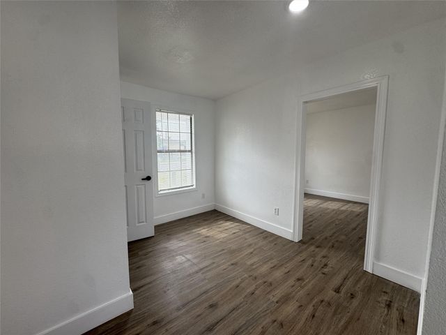 1203 W 6th Street, Freeport, TX 77541