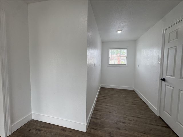 1203 W 6th Street, Freeport, TX 77541