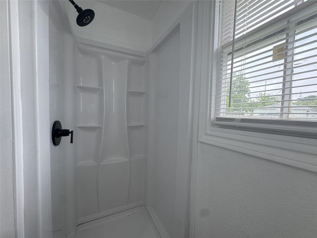 1203 W 6th Street, Freeport, TX 77541