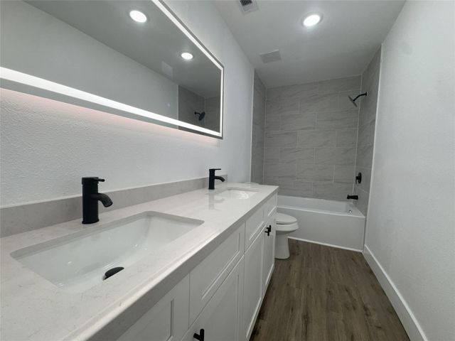 1203 W 6th Street, Freeport, TX 77541