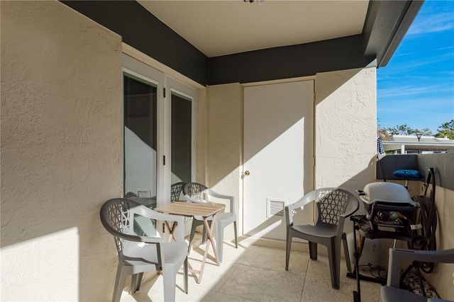 1381 N MCMULLEN BOOTH ROAD 1381, Clearwater, FL 33759