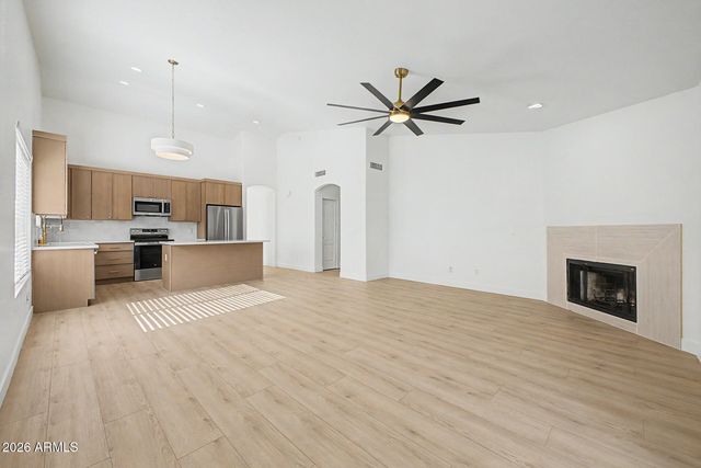 5027 E VAUGHN Drive, Phoenix, AZ 85044