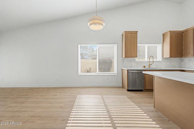 5027 E VAUGHN Drive, Phoenix, AZ 85044