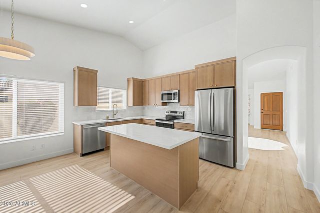 5027 E VAUGHN Drive, Phoenix, AZ 85044