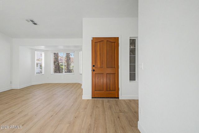 5027 E VAUGHN Drive, Phoenix, AZ 85044