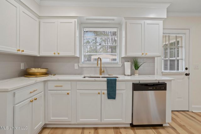 1218 Springdale Drive, Jackson, MS 39211