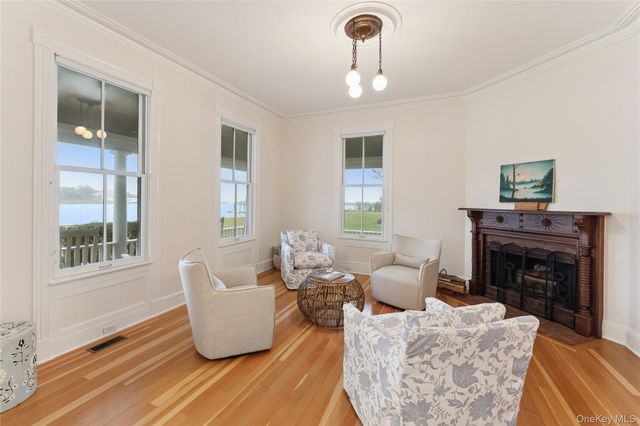 127 Senix Avenue, Center Moriches, NY 11934