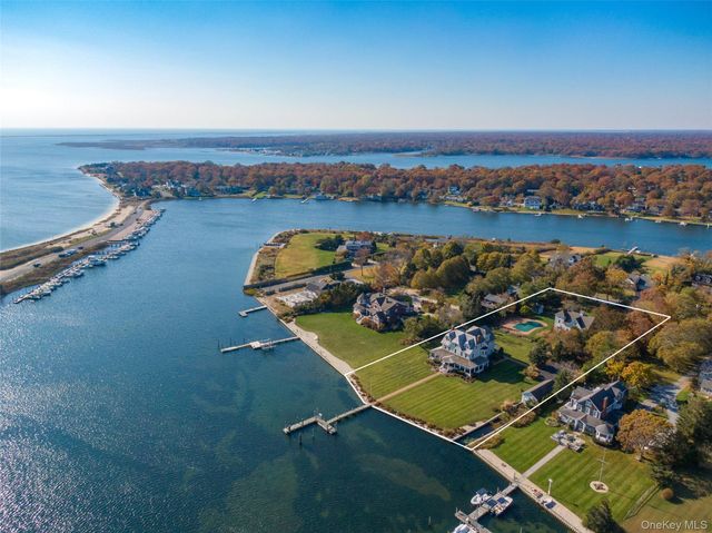 127 Senix Avenue, Center Moriches, NY 11934