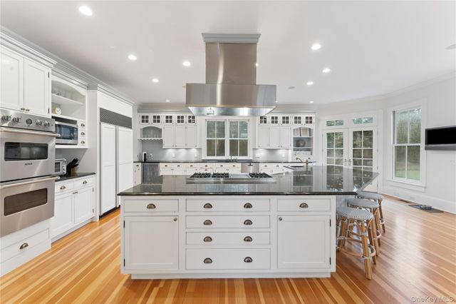 127 Senix Avenue, Center Moriches, NY 11934