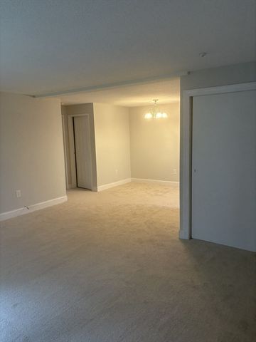 27 Village Rock Lane 20, Natick, MA 01760