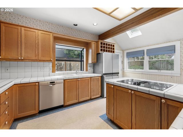 2830 Sw MULTNOMAH Blvd, Portland, OR 97219