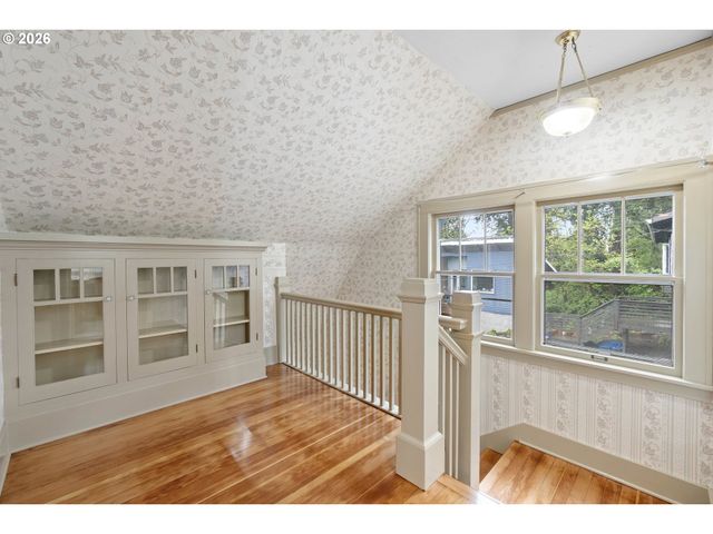 2830 Sw MULTNOMAH Blvd, Portland, OR 97219