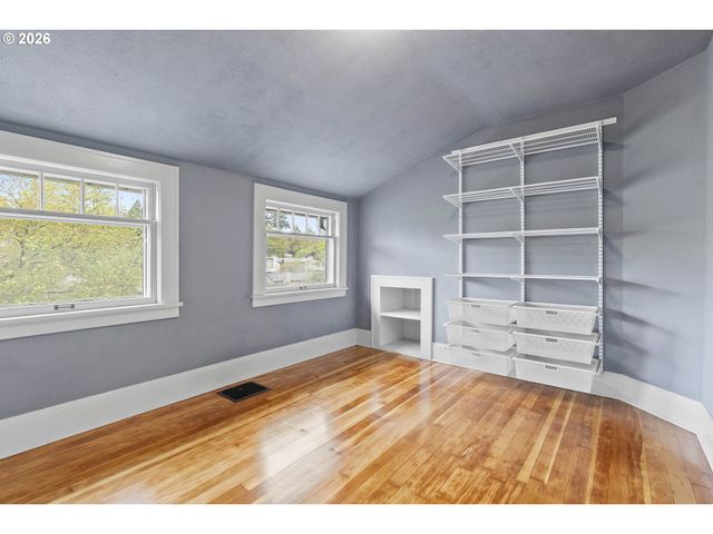 2830 Sw MULTNOMAH Blvd, Portland, OR 97219