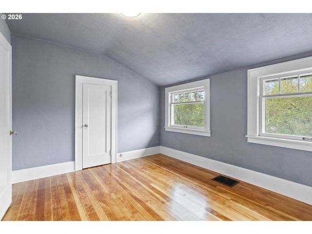 2830 Sw MULTNOMAH Blvd, Portland, OR 97219