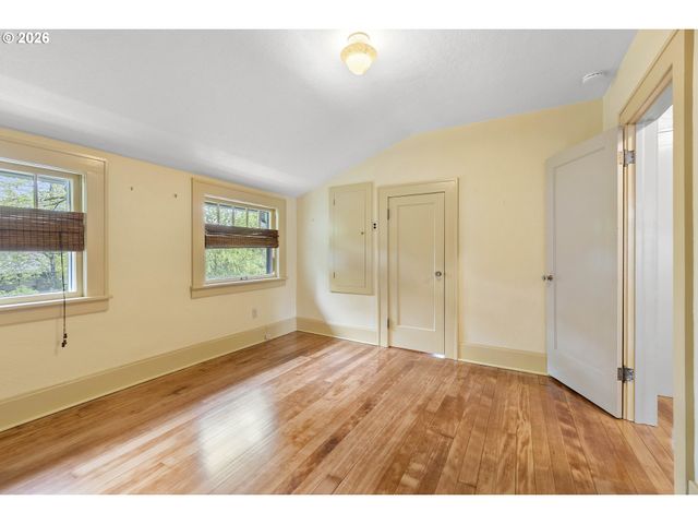 2830 Sw MULTNOMAH Blvd, Portland, OR 97219