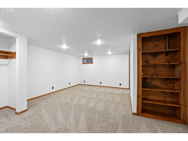 2830 Sw MULTNOMAH Blvd, Portland, OR 97219