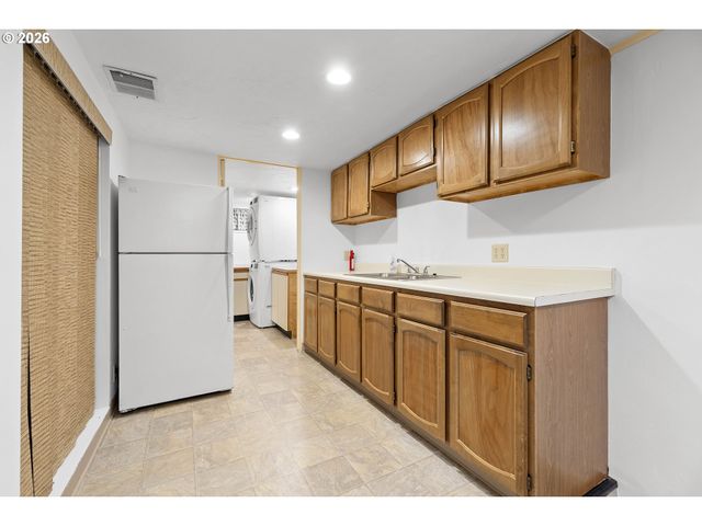 2830 Sw MULTNOMAH Blvd, Portland, OR 97219