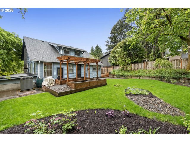 2830 Sw MULTNOMAH Blvd, Portland, OR 97219