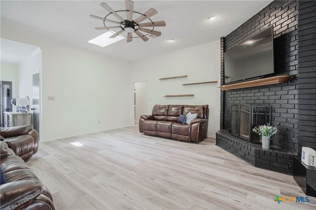 1012 Pin Oak Drive, Belton, TX 76513