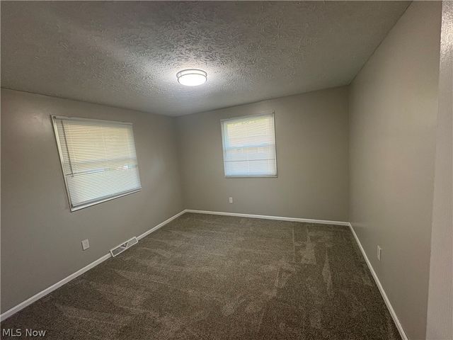 1333 Clarence Street NW, Uniontown, OH 44685