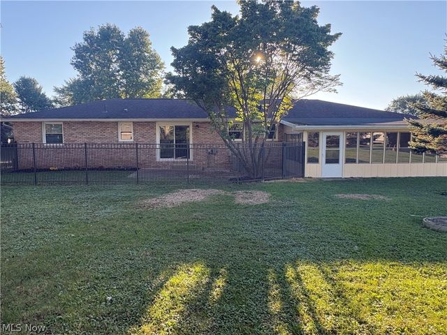 1333 Clarence Street NW, Uniontown, OH 44685