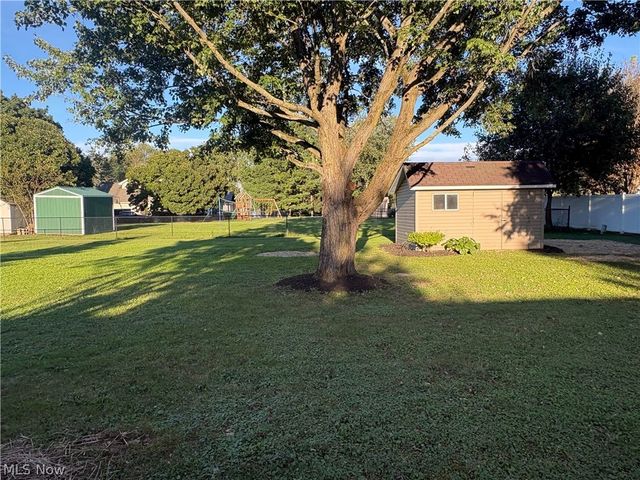 1333 Clarence Street NW, Uniontown, OH 44685