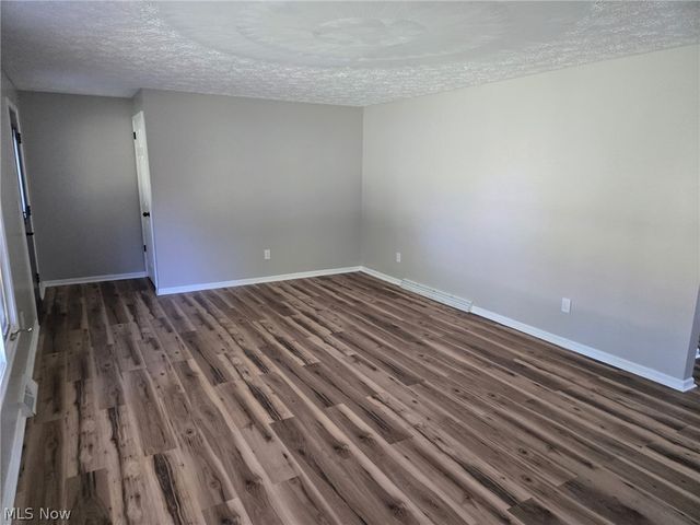 1333 Clarence Street NW, Uniontown, OH 44685