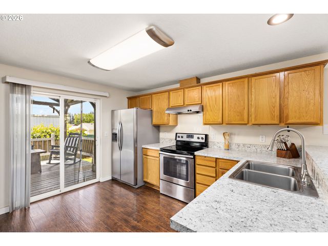 147 E 8TH St, Lafayette, OR 97127