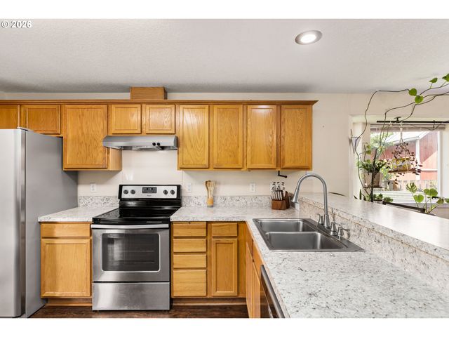 147 E 8TH St, Lafayette, OR 97127