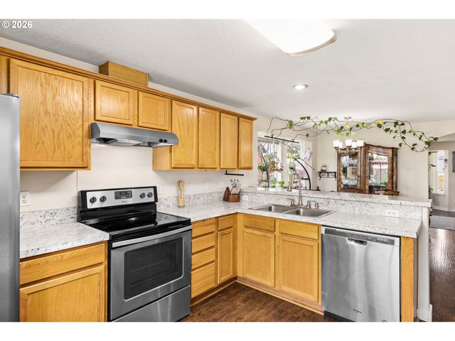 147 E 8TH St, Lafayette, OR 97127