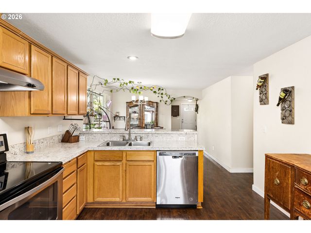 147 E 8TH St, Lafayette, OR 97127
