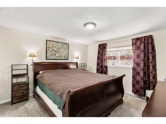 147 E 8TH St, Lafayette, OR 97127