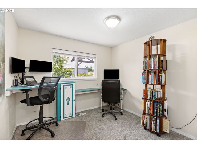 147 E 8TH St, Lafayette, OR 97127