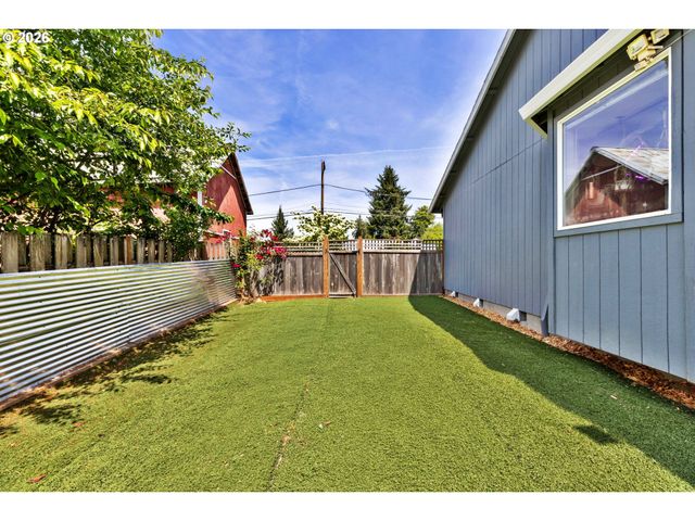147 E 8TH St, Lafayette, OR 97127