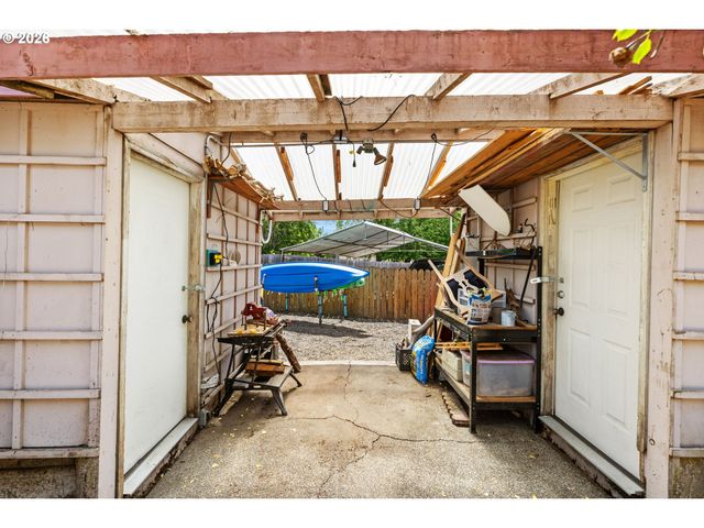 147 E 8TH St, Lafayette, OR 97127