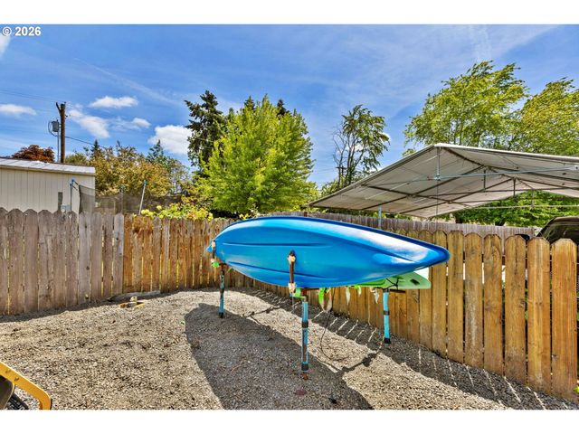 147 E 8TH St, Lafayette, OR 97127