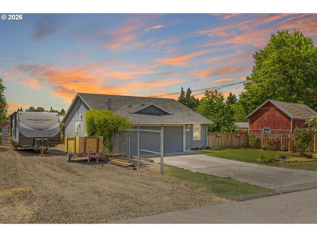 147 E 8TH St, Lafayette, OR 97127