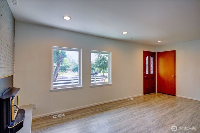 1709 2nd St, Marysville, WA 98270