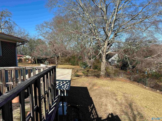 618 Becky Allen Circle, Rainbow City, AL 35906